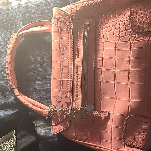 Guess Bag - Picture 3 of 4